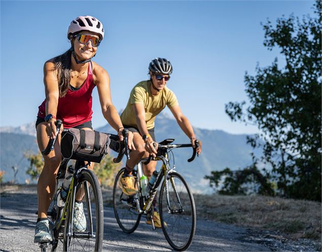 cyclistes sur véloroute - Tilby Vattard OTSLA
