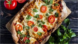 pinsa sur une table - canva