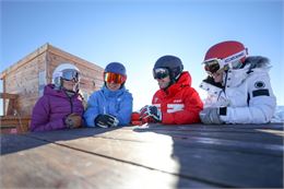Ambiance hivernale avec l'ESF de Valfréjus - Agence Zoom
