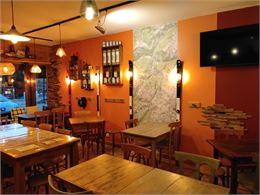 Salle avec écran TV Déniv' Café - OTAB