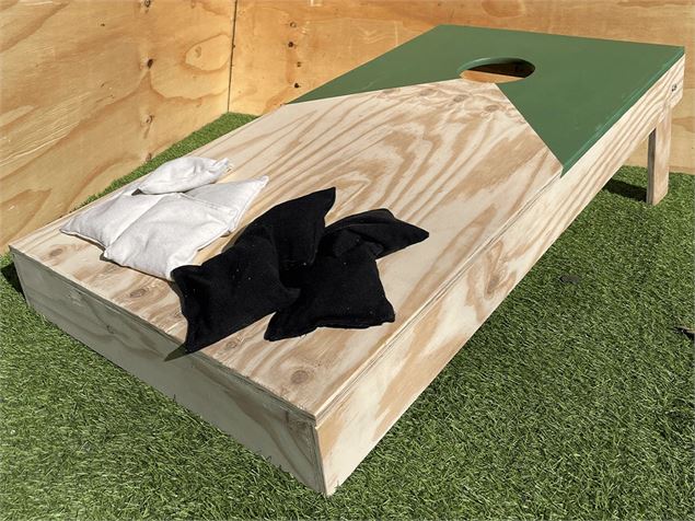 Après-skiff : Défiez-vous au cornhole !_Peisey-Vallandry