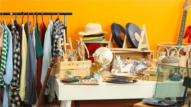 vide grenier - canva