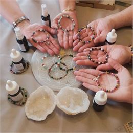 Atelier pierres naturelles et fleurs de Bach avec Magal'ri Bijoux - mGb