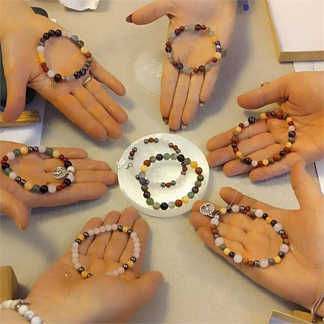 Atelier Fleurs de Bach et pierres naturelles - maGal'ri Bijoux
