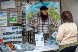 Un exposant sur le village du printemps de coquelicots - JyHell
