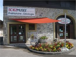 Vue extérieure du musée - Musée de préhistoire et géologie