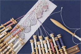 Atelier dentelle au fuseau - Médiathèque de Cluses_Cluses