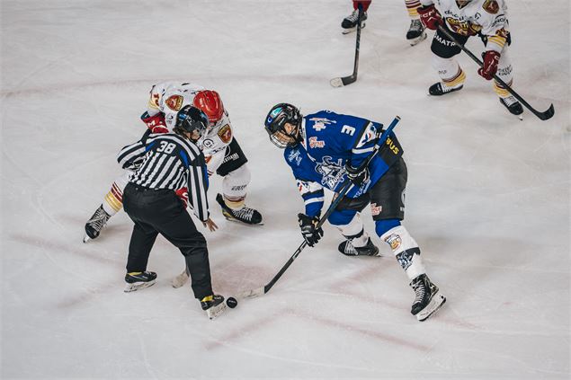 Match de championnat de hockey sur glace HCMP - Villard