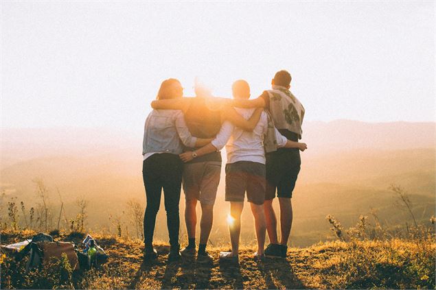 Atelier philo : A-t-on besoin d'avoir des amis ?_Annecy - © Pexels