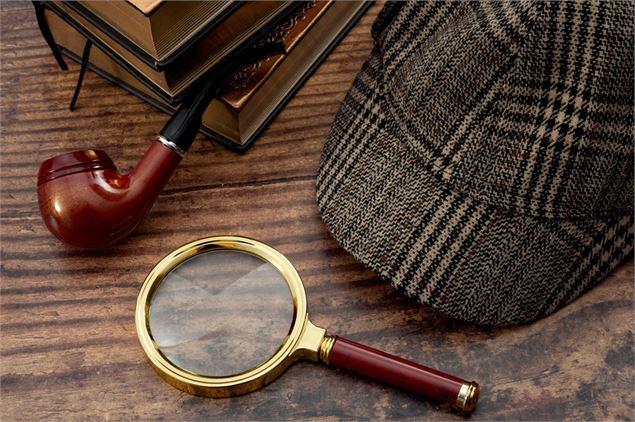 Casquette, pipe et loupe de Sherlock Holmes - Pixabay
