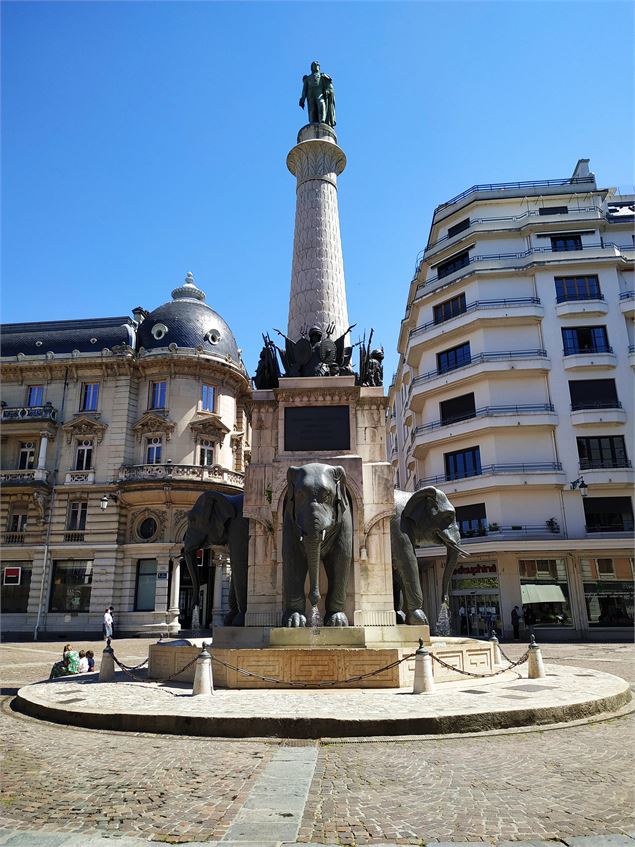 Visite insolite-Testons la ville à l'aveugle_Chambéry - Service VAH-Ville de Chambéry