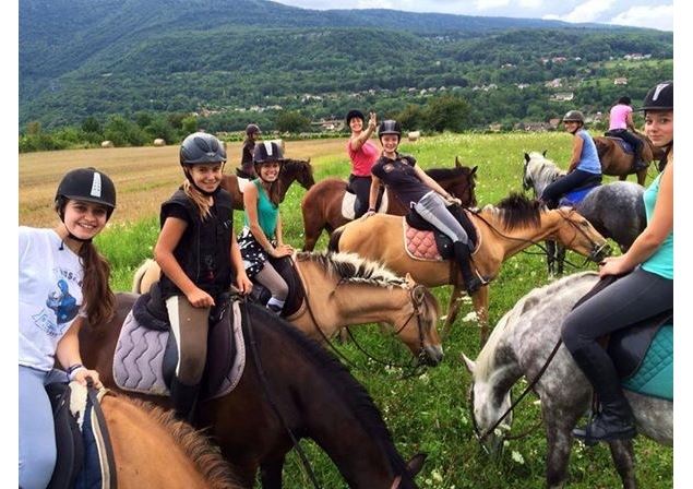 Randonnée équestre à la journée - Centre Equestre d'Artemare_Artemare - Centre Equestre d'Artemare