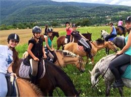 Randonnée équestre à la journée - Centre Equestre d'Artemare_Artemare - Centre Equestre d'Artemare