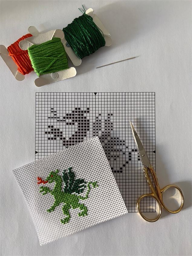 Dragon en point de croix - Musée du Grand Filon