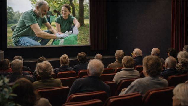 public devant une projection - OT Rumilly Albanais