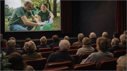 public devant une projection - OT Rumilly Albanais