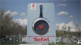 immense poêle tefal - OT Rumilly Albanais