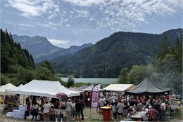 Vide Grenier et Marché des Artisans locaux_Bellevaux - La Clique du Roc