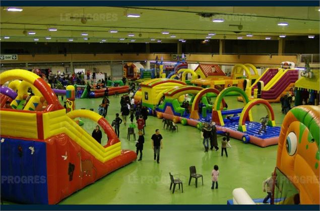 Le village des ados et des enfants Oyonnax - Le Progrès