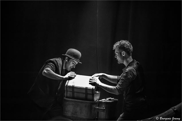 spectacle jeunes enfants - Cie Vibration Visuelle - Spectcale Vivi