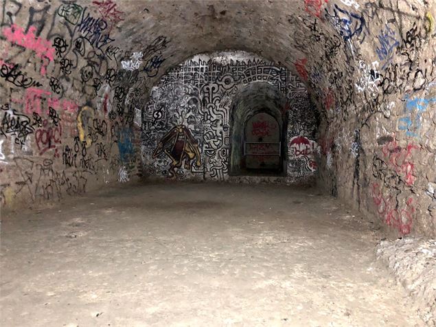 Détails de la salle N°6 faisant le pont entre les deux antennes de l'extension nord du réseau dit en