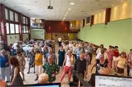 Thé dansant 2025_Saint-Colomban-des-Villards - Valérie Neyret - La fine équipe