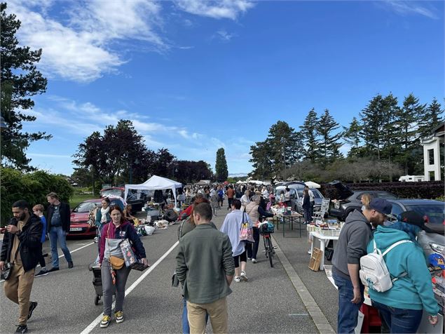 Vide-grenier au bord du lac de Divonne-les-bains - Mairie de Divonne-les-bains
