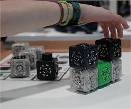 Robots cubelets - Turbine sciences