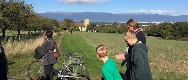 Visite de Plan-les-Ouates à vélo - DR