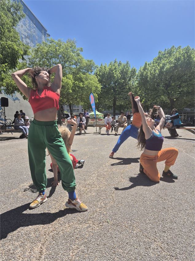 Fête de la Danse I Golden Gore - Compagnie DOPZone - Edwige Nuellec