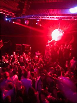 EQUINOX AU HALL W - HOUSE TO TECHNO - Equinox