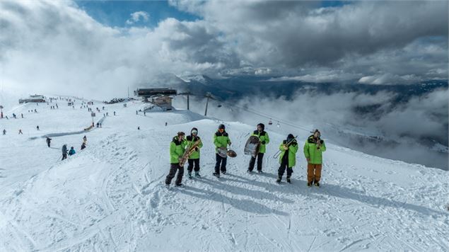 Fanfare et magicien en démabulation_Samoëns - @Samoens