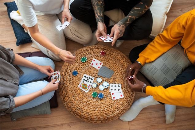Médiathèque : 1 Temps 2 Jeux - la rencontre familiale autour du jeu de société ! - Freepik