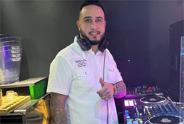 DJ CHIVI · REGGAETON, SALSA, MERENGUE, BACHATA - DR