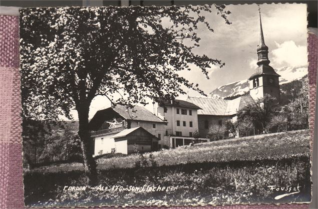 Photo ancienne du village et de l'église