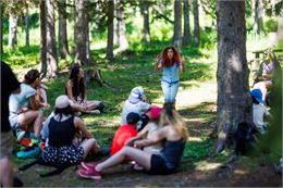 Surprenant Festival : Conte en forêt "Secret de mousse"_Les Allues