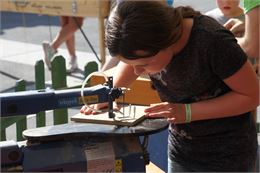 Atelier menuiserie avec les Bambins des bois et jeux en bois géants_Morzine
