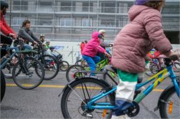 Visite à vélo de la Biennale (re)connecting.earth 2026 - Art, écologie et mobilité douce - © Pro Vél