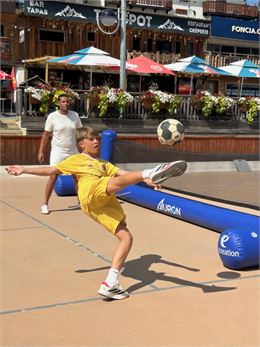 Tennis ballon_Morzine - Guillaume Ortis