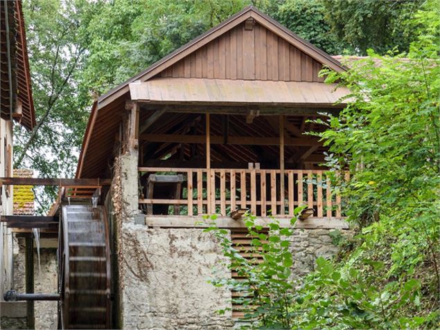 Moulin de Pinget vu de dehors - Association sauvegarde du Patrimoine et des Tradition de Margencel