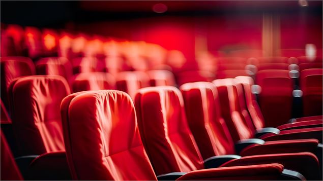 sièges de cinéma vide - canva