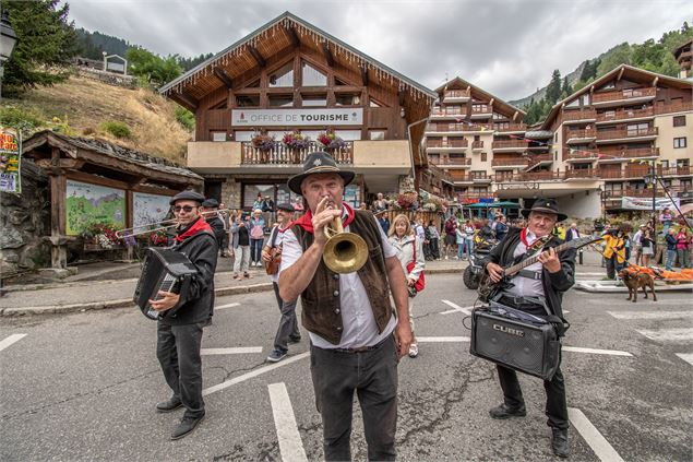 Cortège de la fête - Nomad Photographie