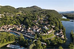Un village au bord de l'eau - Maison de Chanaz