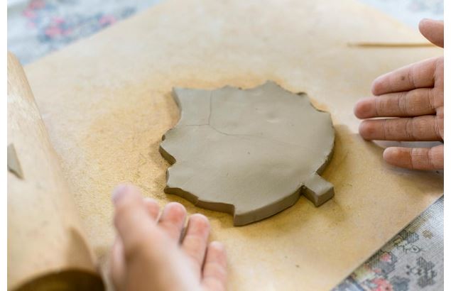 Atelier 4-7 ans au marais de Lavours : Modelages en argile_Ceyzérieu - Marais de Lavours
