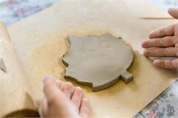 Atelier 4-7 ans au marais de Lavours : Modelages en argile_Ceyzérieu - Marais de Lavours