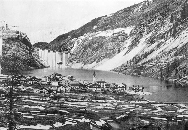 Visite guidée « Villages engloutis, de la légende au barrage »_Tignes - Photo collection Capucine Fa