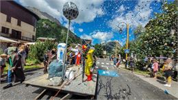 Défilé des chars - Radio Val d'Isère