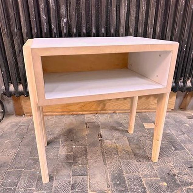 Fabrication bois : table de chevet - DR