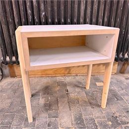 Fabrication bois : table de chevet - DR