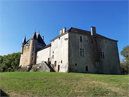 Instants terroir et artisanat - le marché au château_Dortan - Valeria Mermet